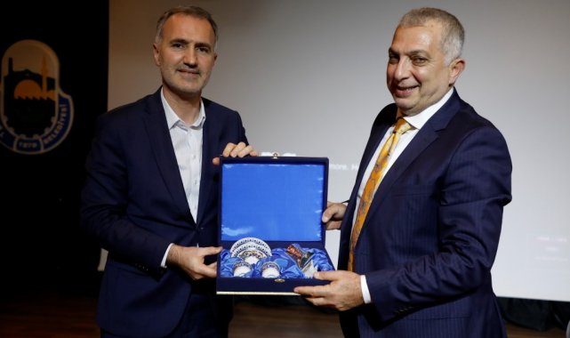 İnegöl'de 'Mavi Vatan' söyleşine yoğun ilgi