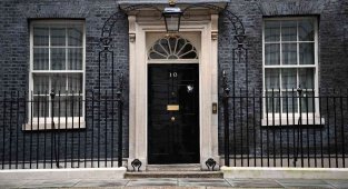 İngiltere'de karantina döneminde başbakanlıkta düzenlenen partilerle ilgili soruşturma