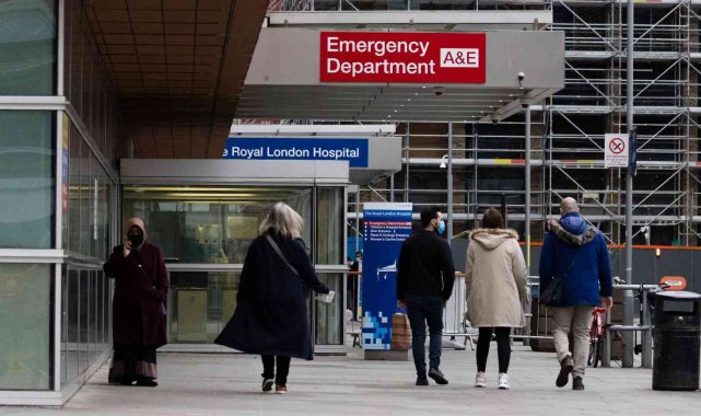 İngiltere'de son 24 saatte 157 bin 758 vaka