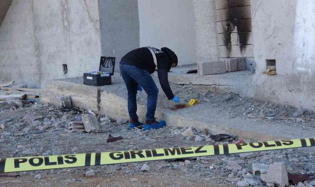 İnşaatta kimliği belirsiz erkek cesedi bulundu