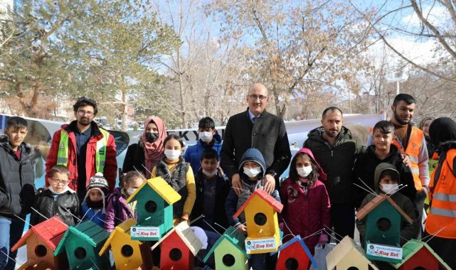 İpekyolu Belediyesinden kuşlara sıcak yuva