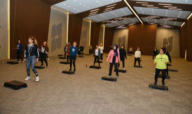 Isparta'lı kadınlar hem stres atıyorlar hem enerji topluyorlar