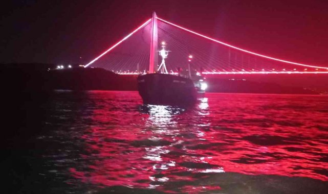 İstanbul Boğazı'nda gemi trafiği çift yönlü askıya alındı