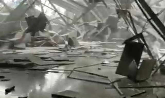 İstanbul Havalimanı'nda Türkish Cargo tesisinin çatısı kar nedeniyle çöktü