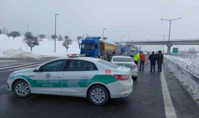 İstanbul&#039;a gidecek araçlara izin verilmiyor