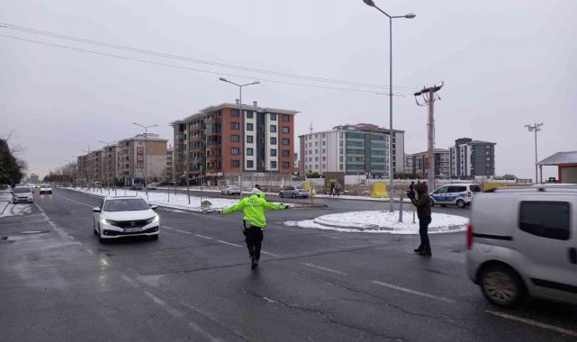 İstanbul'a giden araçlar geri çevriliyor