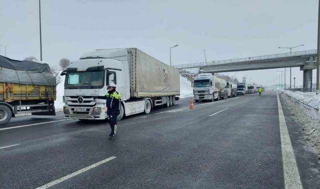İstanbul'a giden otobüslerin Bolu geçişine izin veriliyor
