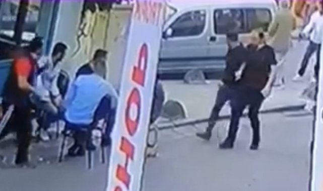 İstanbul'da akıl almaz olay kamerada: Korkutmak için yere açtığı ateşle adamı vurdu