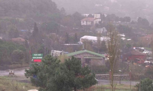 İstanbul'da beklenen kar, Aydos Ormanına yağdı