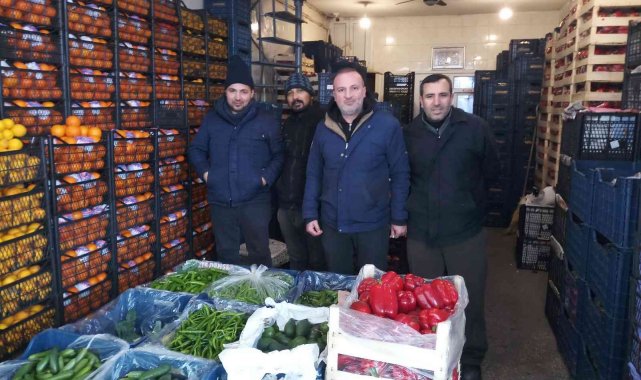 İstanbul'da etkili olan kar hal esnafını olumsuz etkiledi