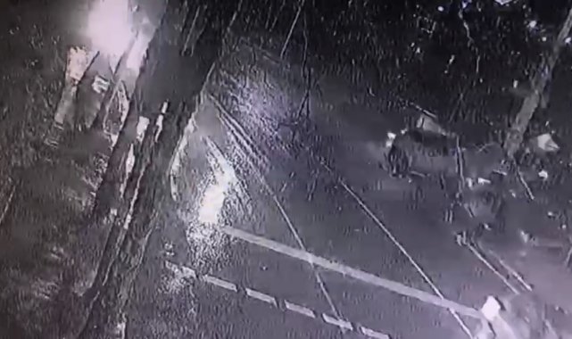 İstanbul'da feci kaza kamerada: Motor tamamen koptu, 1'i ağır 4 yaralı