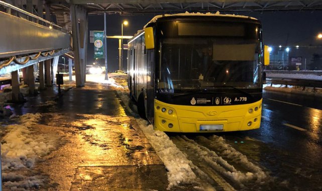 İstanbul'da İETT çalışmadı, ekranlar iptal yazısıyla doldu