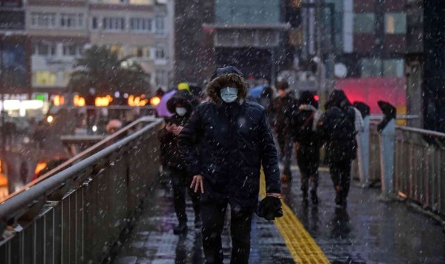 İstanbul'da kar yağışı etkili oluyor