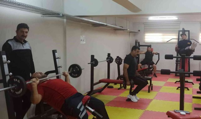 İtfaiye personeli spor ve eğitimlerle formda kalıyor
