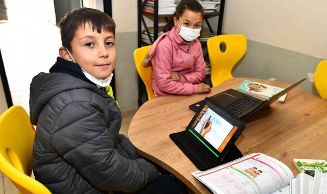 İzmir Büyükşehir Belediyesi 78 köye ücretsiz internet hizmeti veriyor