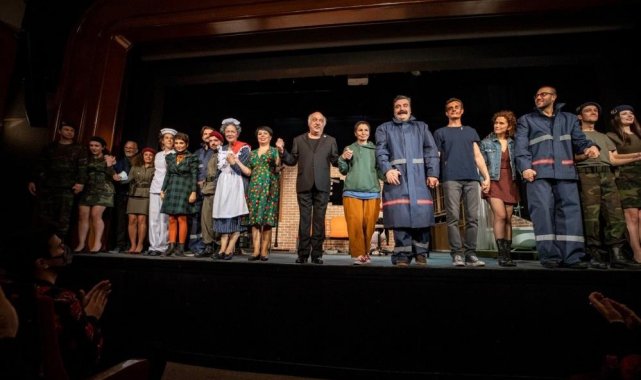 İzmir Şehir Tiyatroları'na pandemi arası