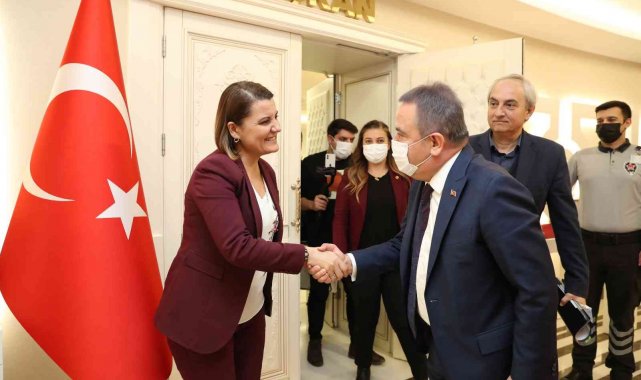 İzmit Belediye Başkanı Antalya&#039;nın projelerini inceledi