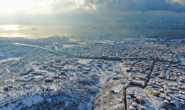 İzmit Körfezi beyaz gelinliğini giydi
