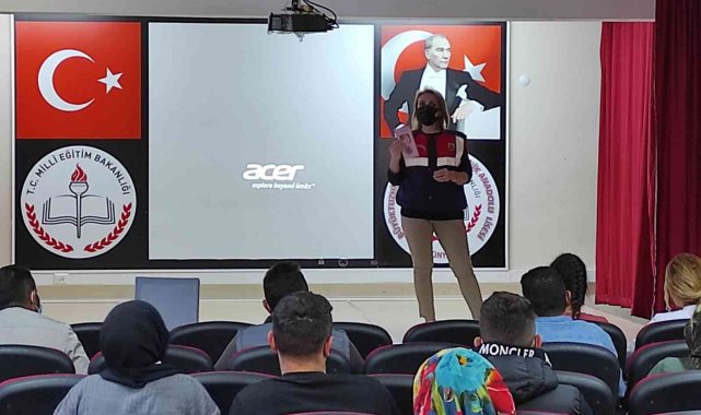 Jandarma kadınlara KADES&#039;i anlattı