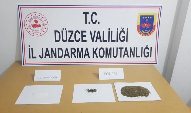 Jandarma uyuşturucu kullanıcılarını uygulamada yakaladı
