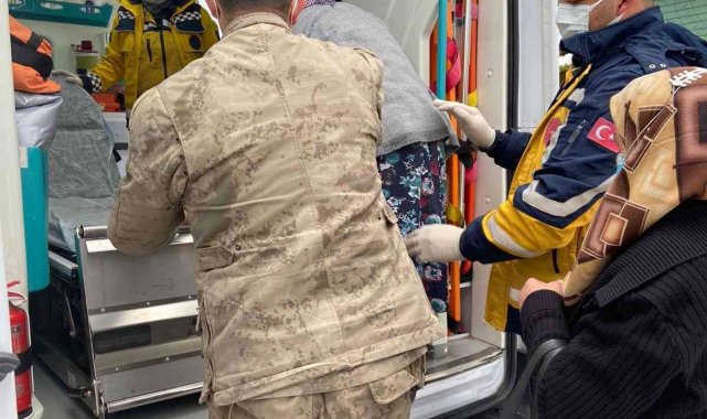 Jandarma yaşlı kadın için seferber oldu