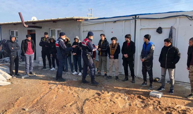 Jandarmadan düzensiz göçmenlere sıkı denetim