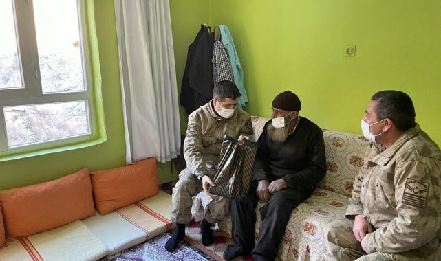 Jandarmadan hasta ve yaşlılara ziyaret