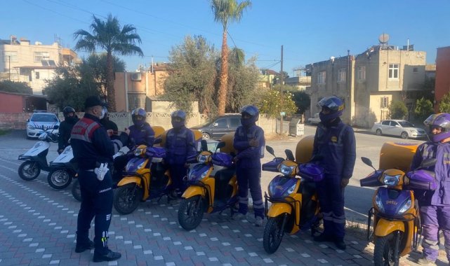 Jandarmadan kuryelere trafik eğitimi