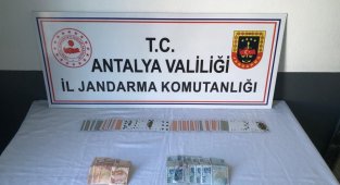 Jandarmadan Tekel markette kumara suçüstü
