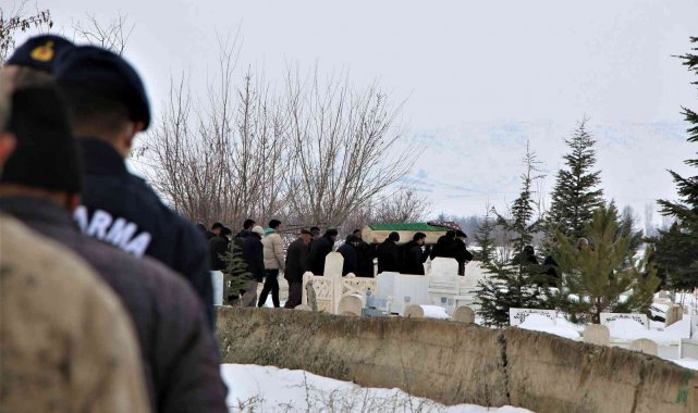 Jandarmayla yaşadığı 'bayram harçlığı' diyaloğuyla gönüllere taht kurmuştu, acı haberi geldi