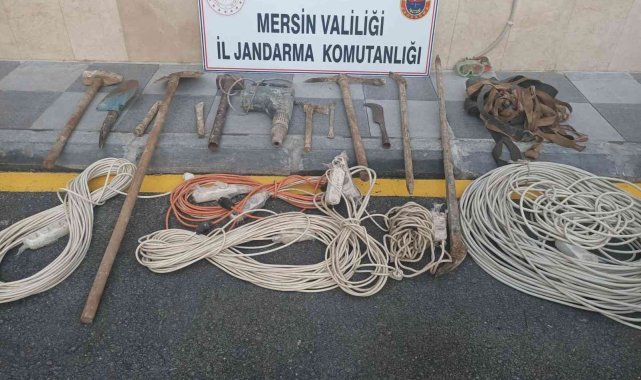 Kaçak kazı yapan 4 kişi suçüstü yakalandı