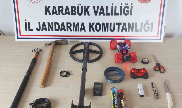 Kaçak kazı yapan 4 şüpheli yakalandı
