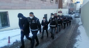 Kaçak telefon operasyonunda 5 kişi tutuklandı