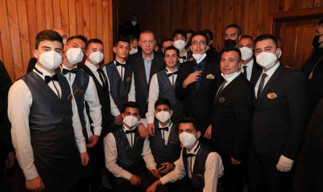 Kadıköy Abdülhamid Han Meslek Lisesi öğrencileri Cumhurbaşkanı Erdoğan&#039;ı ağırladı