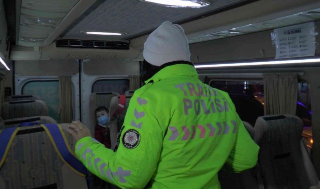 Kadıköy'de öğrenci servis araçlarına denetim