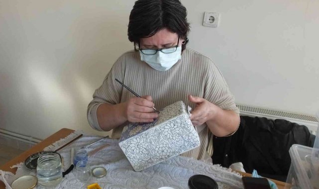 Kadınlar pandemi sonrası çini üretimine başladı