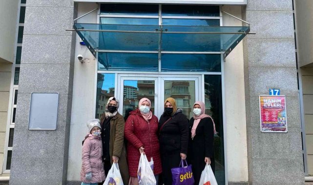 Kadınlar Pursaklar&#039;da ihtiyaç sahibi ailelerin yüzlerini güldürüyor