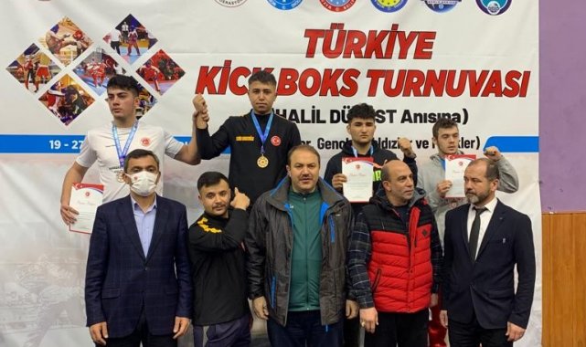 Kadir Danacıoğlu kickboksta Türkiye Şampiyonu oldu
