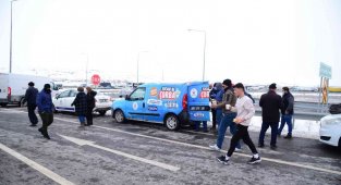 Kahramankazan Belediyesi'nden yolda kalan sürücülere çorba ikramı