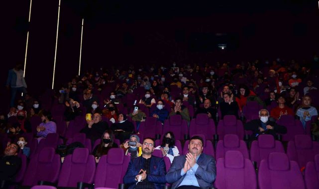 Kahramankazanlı öğrenciler "Kesişme Eren İyi ki Varsın" filmini izledi