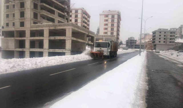 Kahramanmaraş'ta kar mesaisi