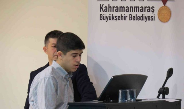 Kahramanmaraş'ta otizmli gençten piyano resitali