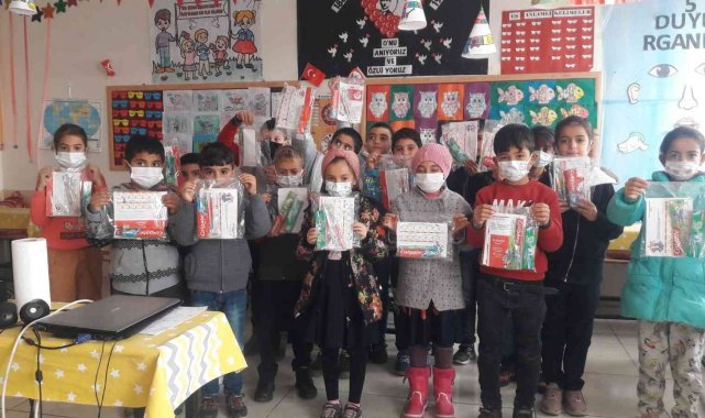 Kahta'daki öğrencilere, diş bakım seti dağıtıldı