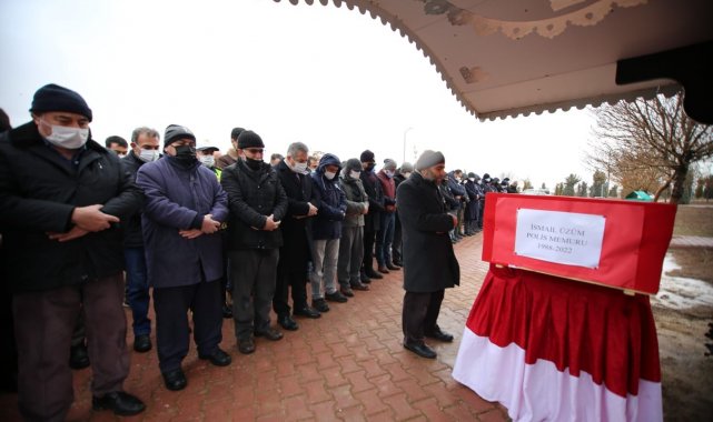 Kalp krizi geçirerek hayatını kaybeden polis memuru son yolculuğuna uğurlandı