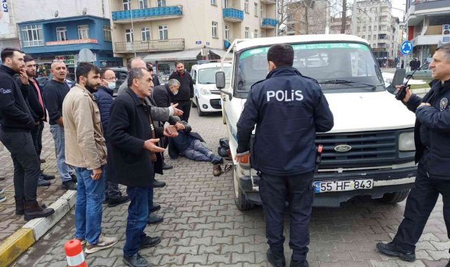 Kamyonetin çarptığı bisikletli yaralandı