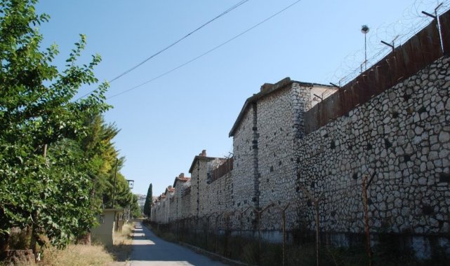 Kapatılan Buca Cezaevi için yıkım talimatı verildi