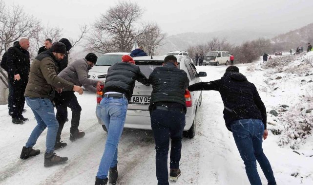 Kar eğlencesi için yaylaya çıktılar, yolda kaldılar