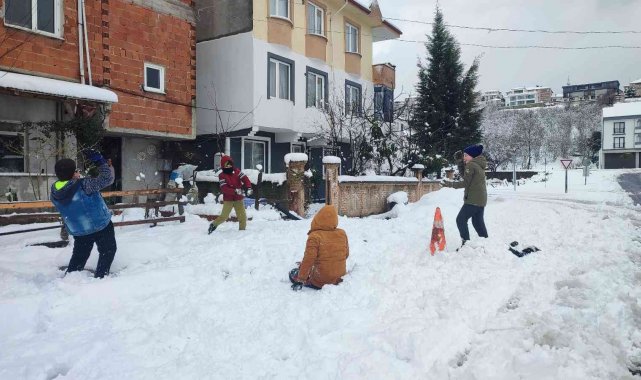 Kar kalınlığı ilçe merkezinde 20, yüksek kesimlerde 90 santime ulaştı