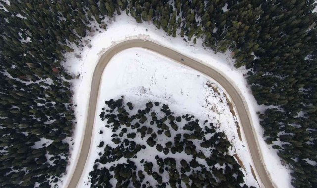 Kar manzarası ile mest eden Ilgaz Dağı, havadan görüntülendi