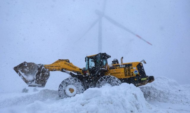Kar sebebiyle kapanan 67 grup yolunun 65'i ulaşıma açıldı